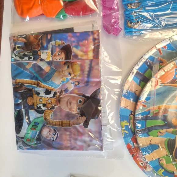 Toy Story Birthday decoration kit- New in package - Picture 6 of 6